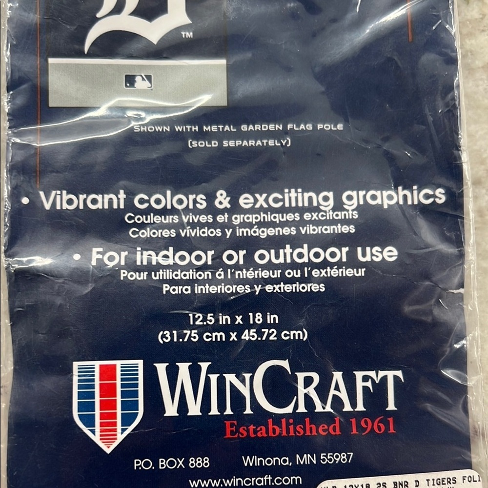 Wincraft Detroit Tigers Navy and White Garden Flag - Picture 4 of 6